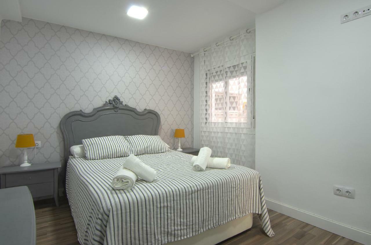 Apartment Ronda Sant Antoni ชีโรนา ภายนอก รูปภาพ