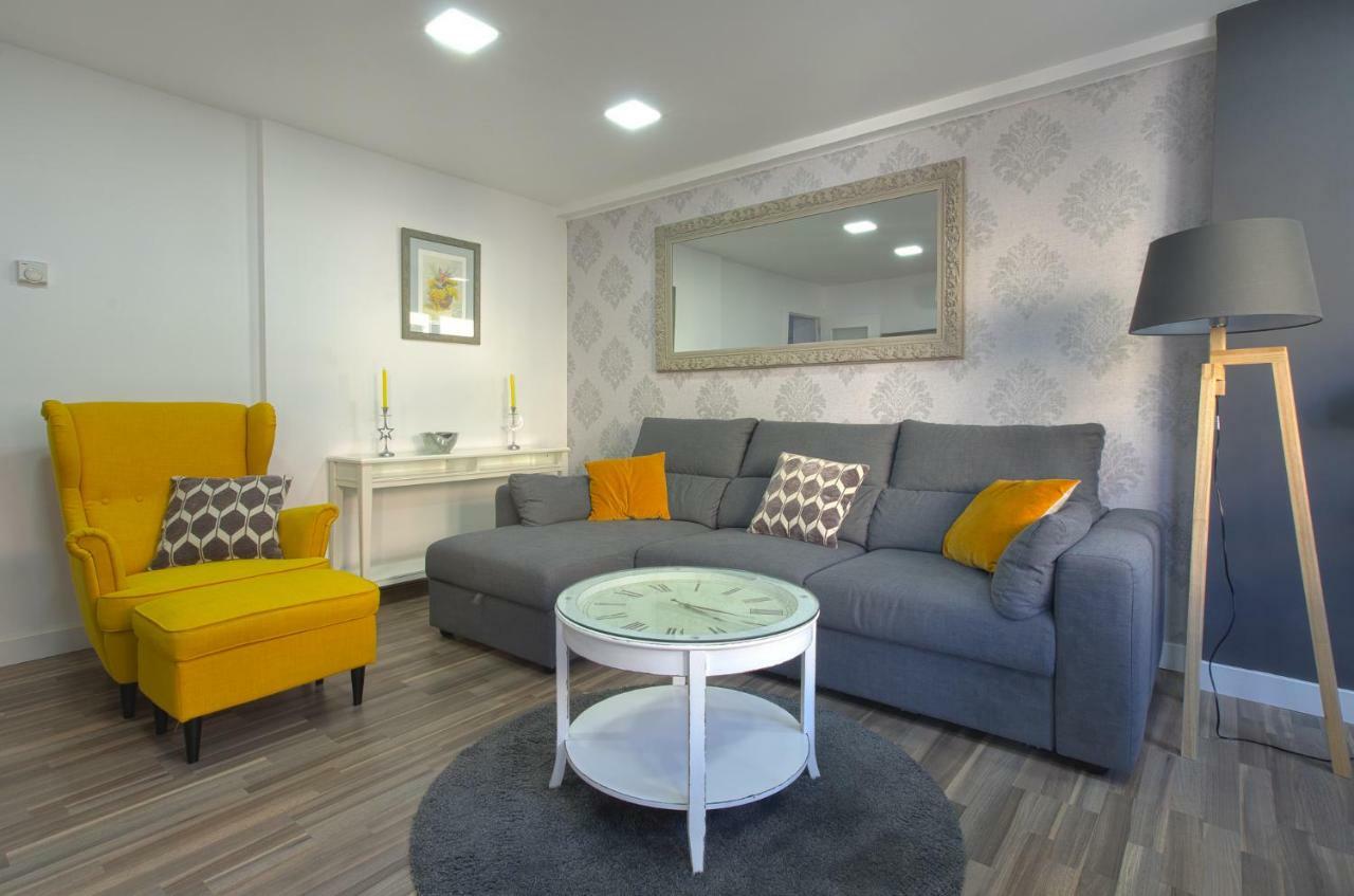 Apartment Ronda Sant Antoni ชีโรนา ภายนอก รูปภาพ