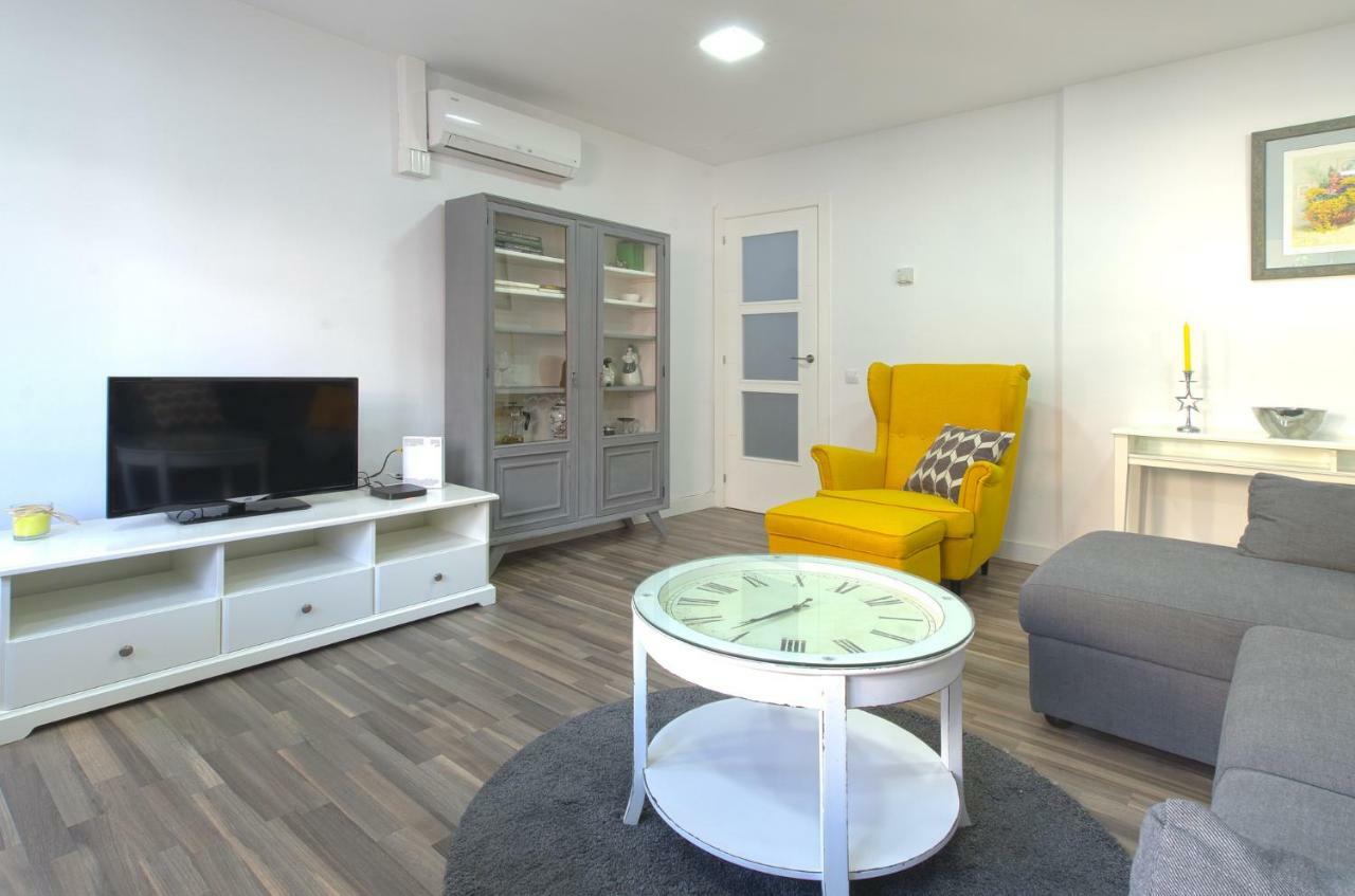 Apartment Ronda Sant Antoni ชีโรนา ภายนอก รูปภาพ